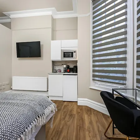 Cozy Sunlit Studio With Kitchenette London Exterior photo